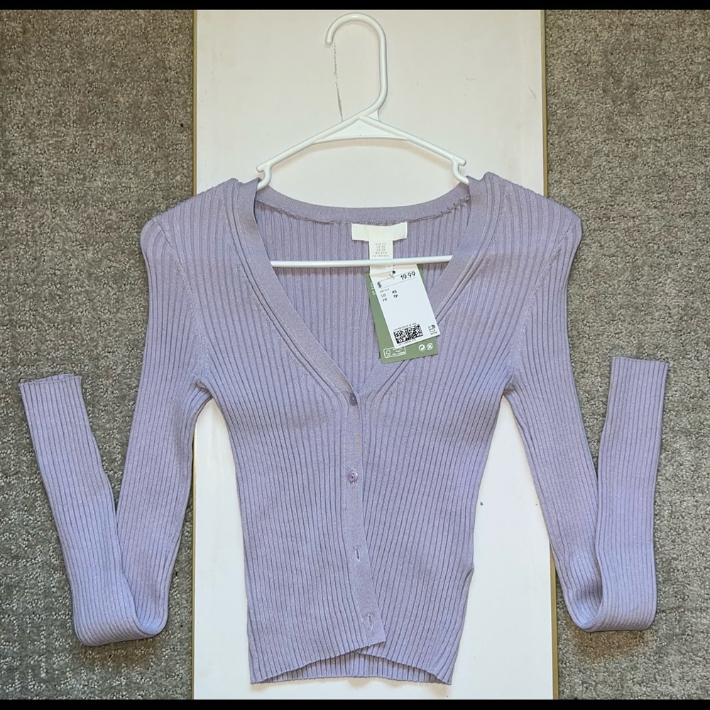 H&M ribbed button up top